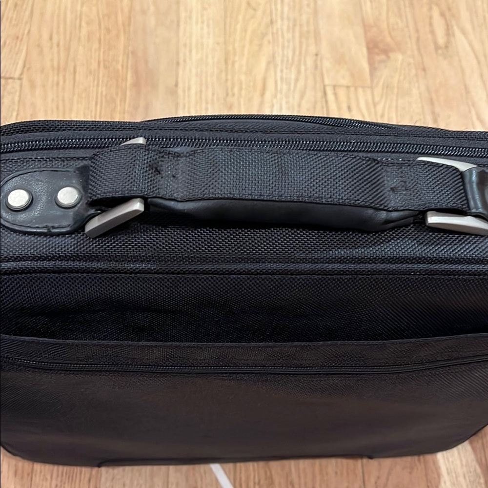 Dell Computer Briefcase - Picture 10 of 14